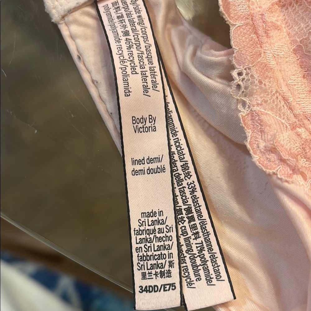 Victoria's Secret Pink Lace Bra with Underwire and Adjustable Straps - Picture 2 of 3